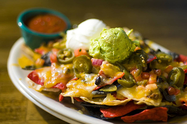 Nachos con chorizo